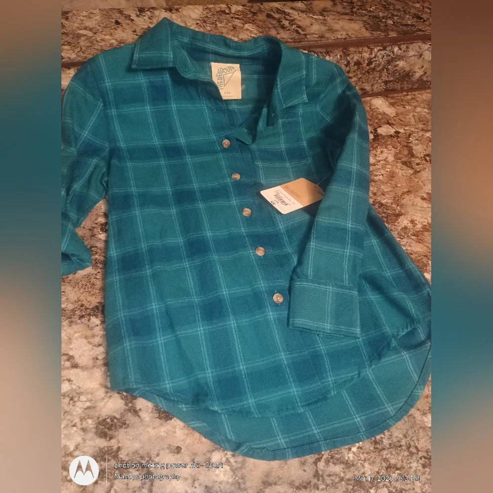 Thereabouts unisex plaid teal button up shirt size small 7/8. Brand new with tag